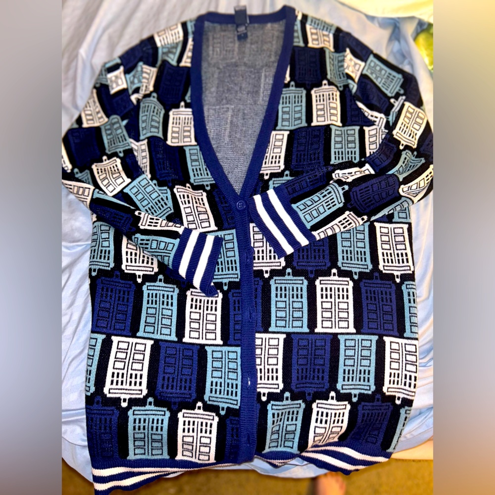 EUC Plus Size Dr Who Tardis Cardigan fromTorrid